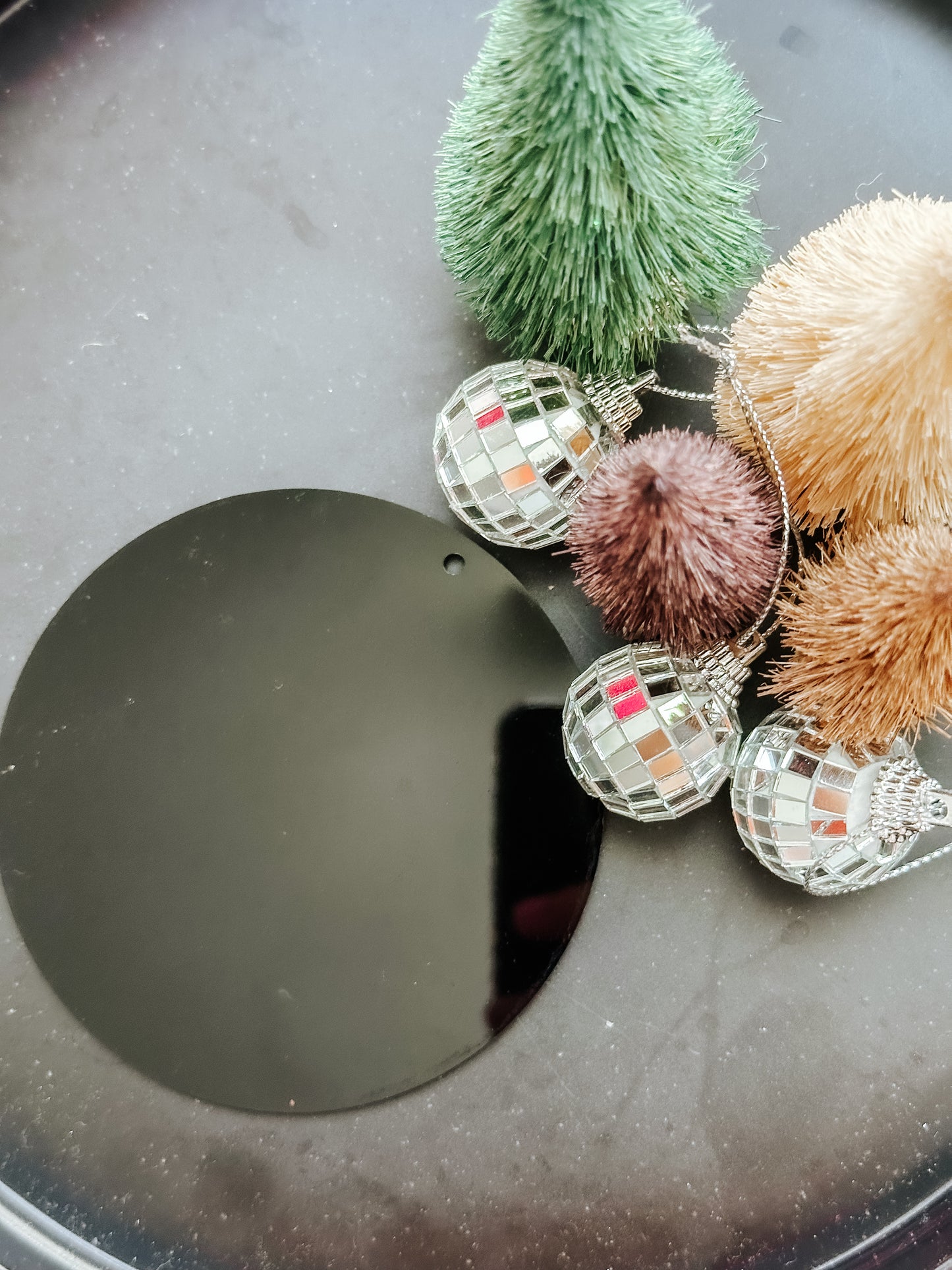 Esfera ornament 4”