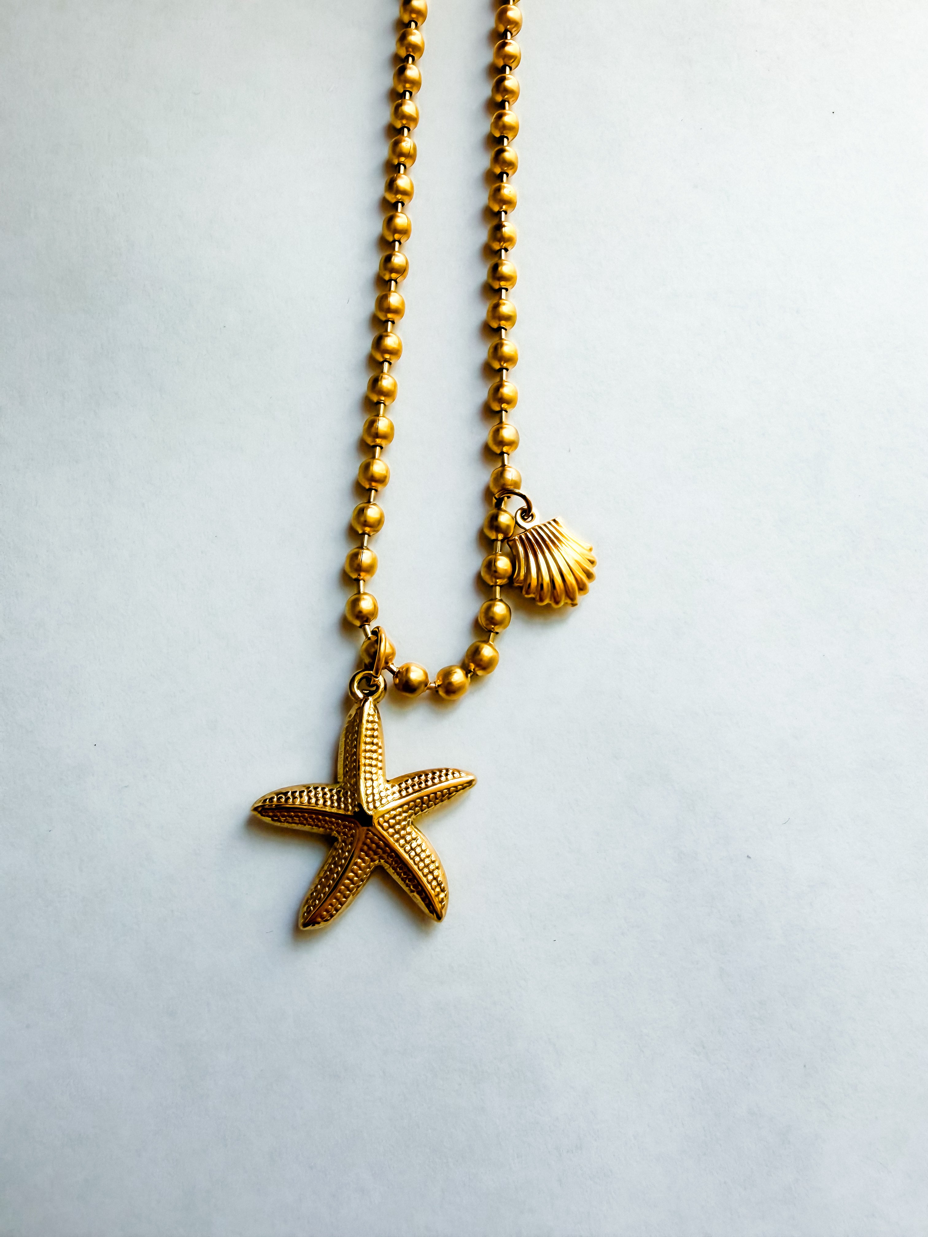 Conchita star necklace